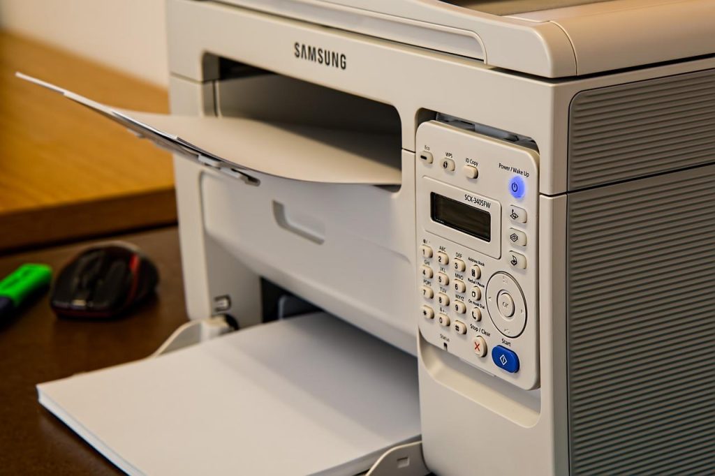 Vergelijking laserprinter vs. inkjetprinter met voordelen en nadelen voor kantoor en huisgebruik