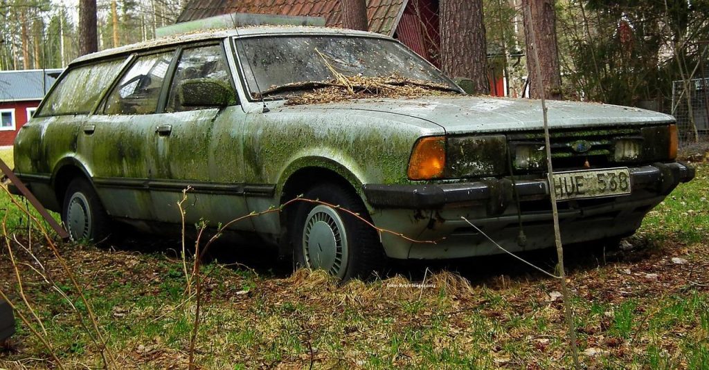 Illustratie van hoeveel je voor je auto bij de sloop kunt krijgen, met informatie over schrootprijzen en sloopauto waardering
