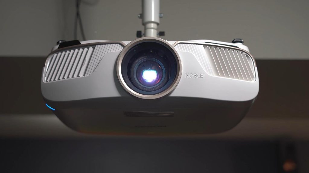 Visuele gids voor het selecteren van een projector met aandacht voor resolutie, helderheid en connectiviteitsopties