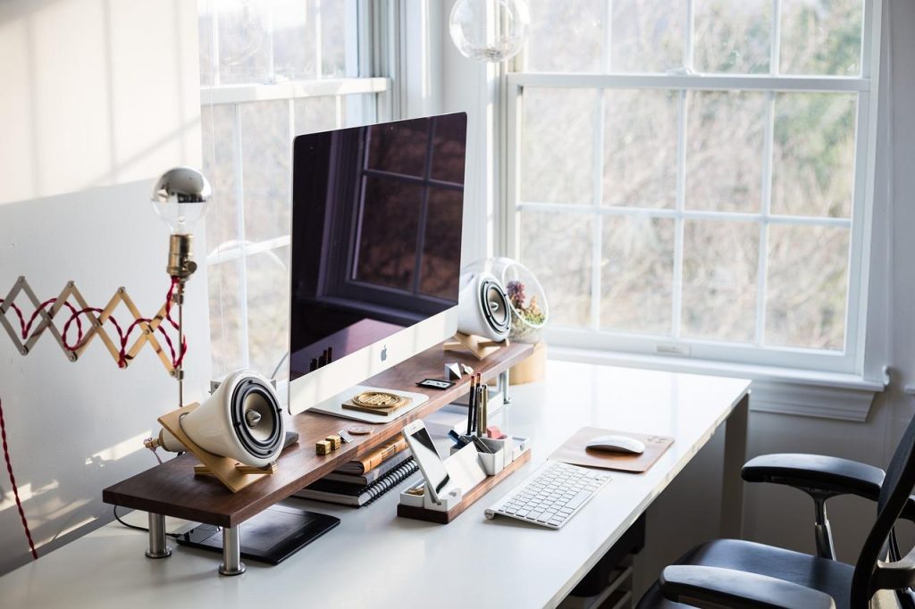 Verstelbaar bureau elektrisch met geheugenfunctie en stille motor voor ergonomische werkplek